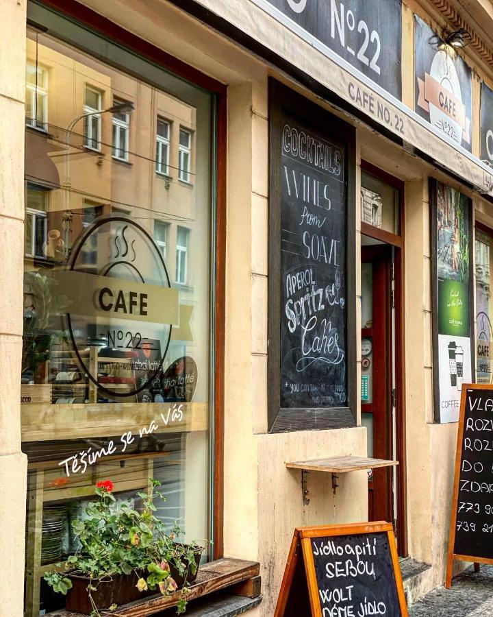 Apartments Cafe No.22 Praag Buitenkant foto
